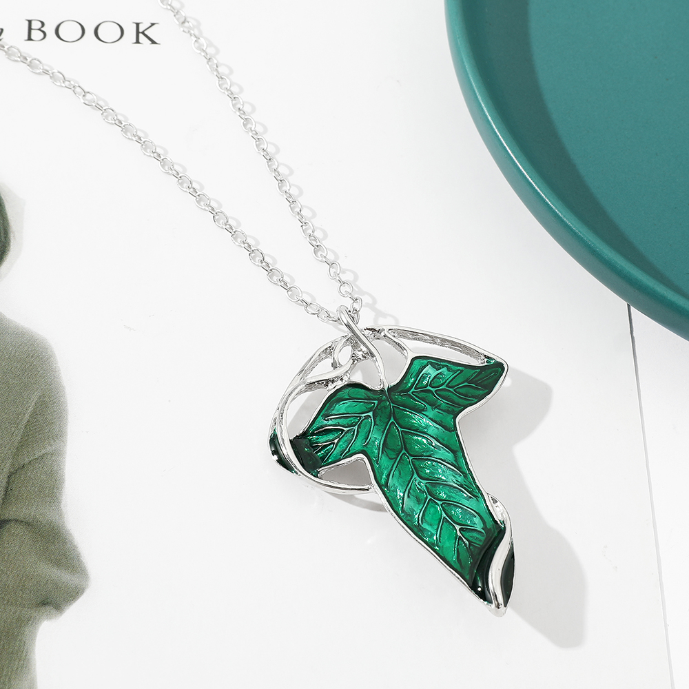 Vintage Green Leaf Pendant Nec - огляд і ціна Vintage Fashion Theme