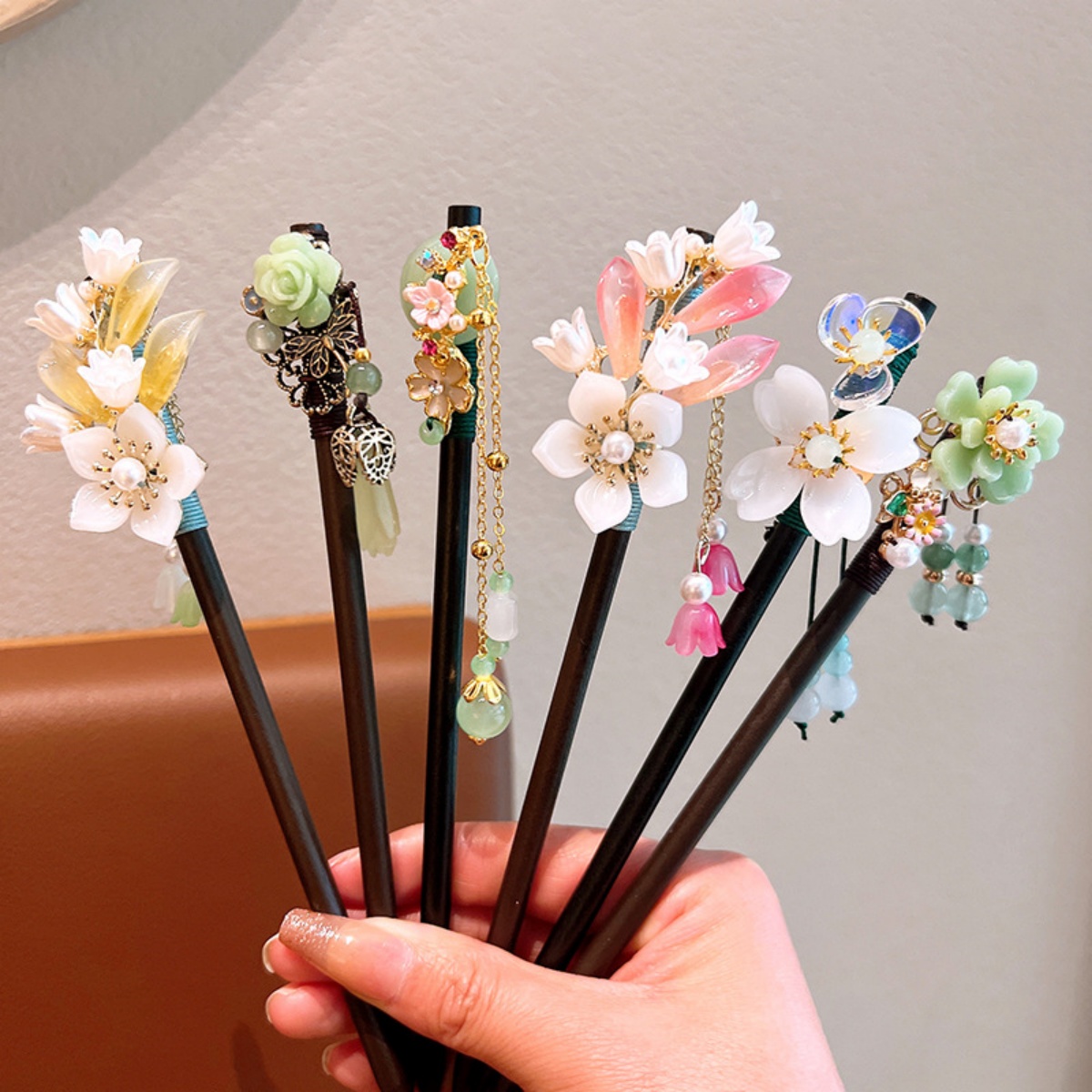 Exquisite Flower Tassel Wooden - огляд і ціна Vintage Fashion Shop