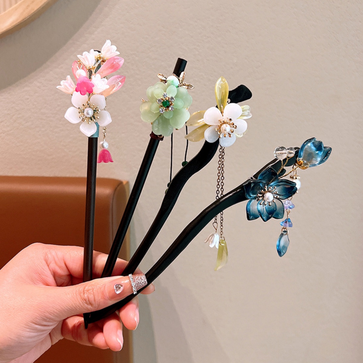 Exquisite Flower Tassel Wooden - огляд і ціна Vintage Fashion Shop