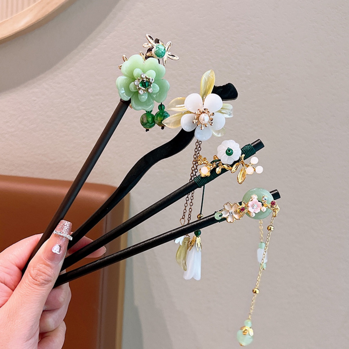 Exquisite Flower Tassel Wooden - огляд і ціна Vintage Fashion Shop