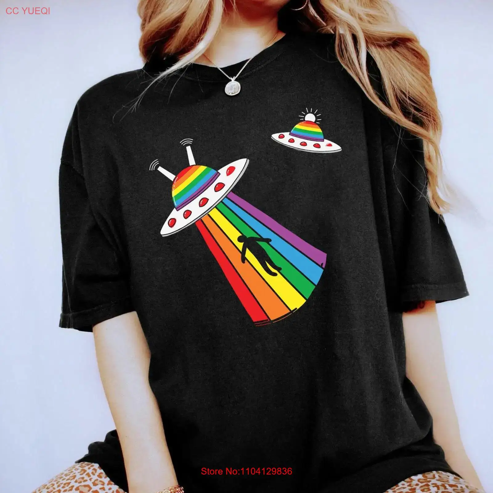 LGBTQ Alien T Shirt Pride UFO  - огляд і ціна Vintage Queer Fashion